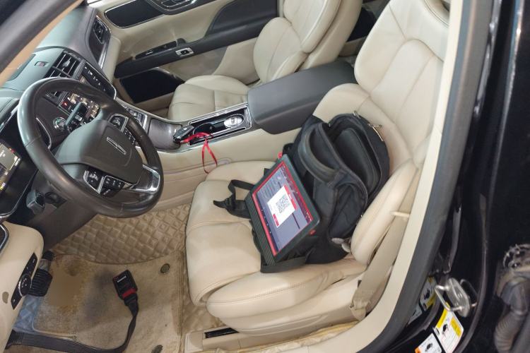 Used Lincoln Continental 2018 2.0T Two-Wheel Drive Deluxe Edition Left Front Seat