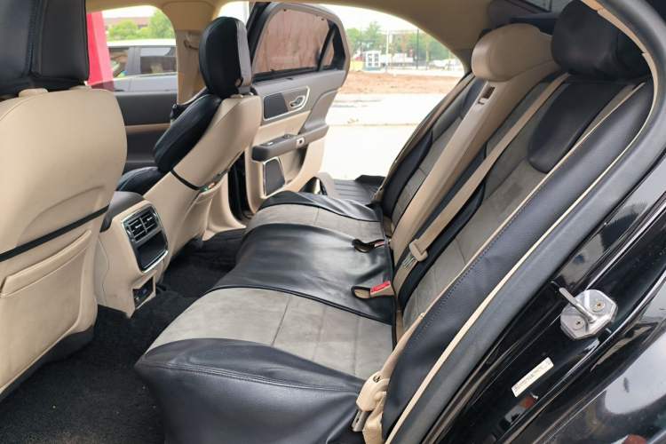 Used Lincoln Continental 2018 2.0T Two-Wheel Drive Luxury Edition Left Rear Seat
