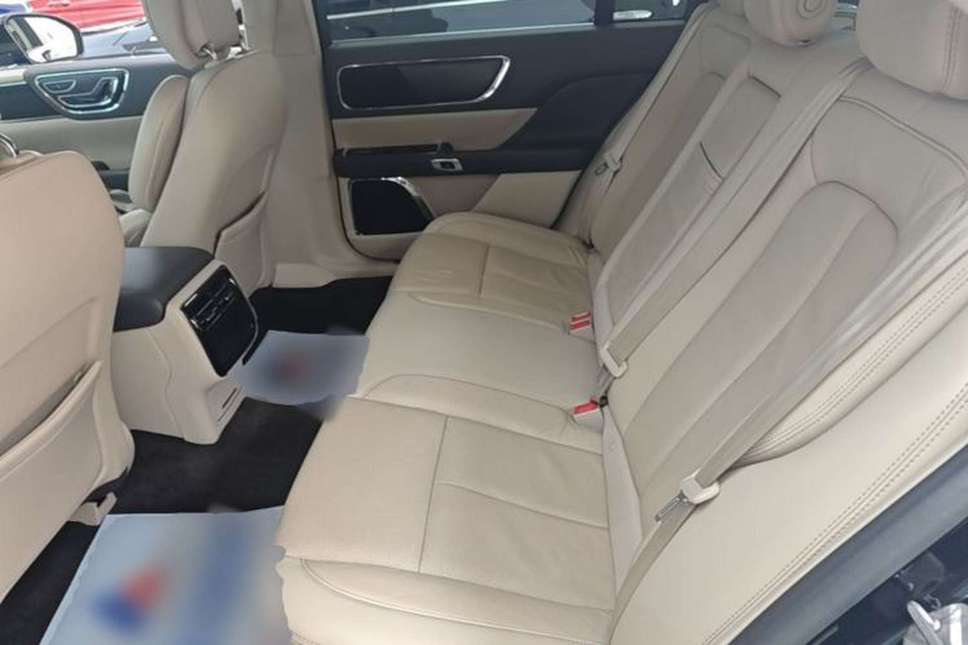 Used Lincoln Continental 2018 2.0T Two-Wheel Drive Deluxe Edition Left Rear Seat