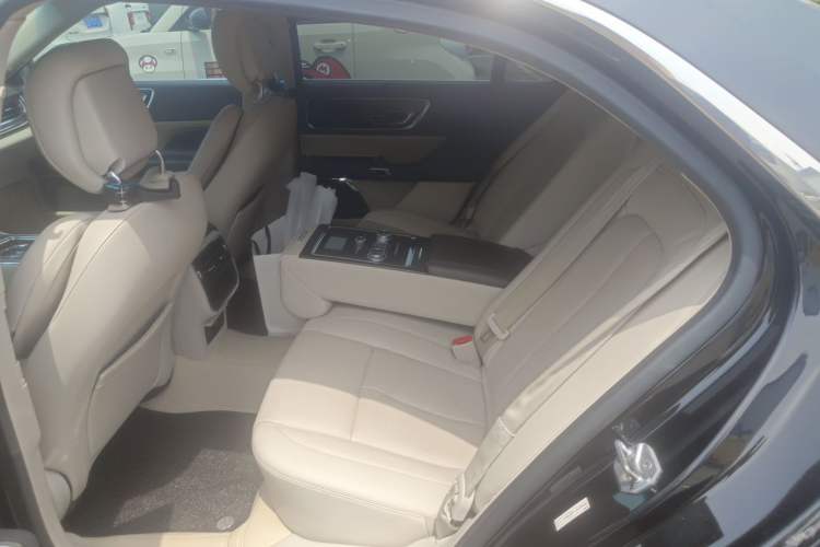 Used Lincoln Continental 2018 2.0T Two-Wheel Drive Luxury Edition Left Rear Seat
