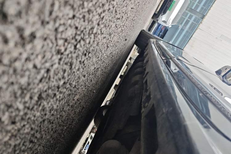 Used Lincoln Continental 2018 2.0T Two-Wheel Drive Deluxe Edition Left Side Sill