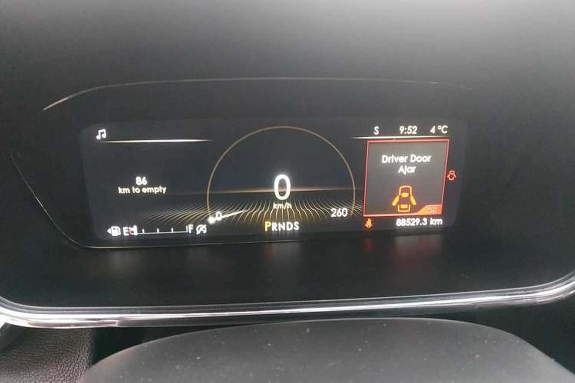 Used Lincoln Continental 2018 2.0T Two-Wheel Drive Deluxe Edition Odometer Close Up