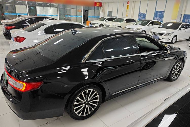 Used Lincoln Continental 2018 2.0T Two-Wheel Drive Luxury Edition Rear Right 45 Deg