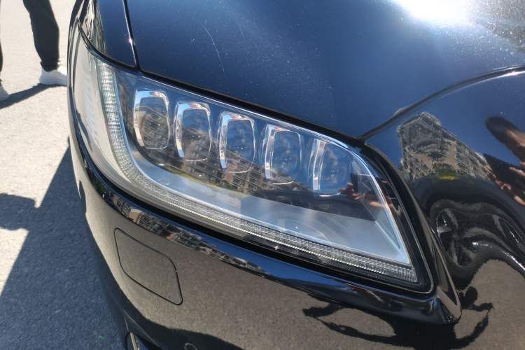 Used Lincoln Continental 2018 3.0T Four-Wheel Drive Prestige Edition Right Front Headlight
