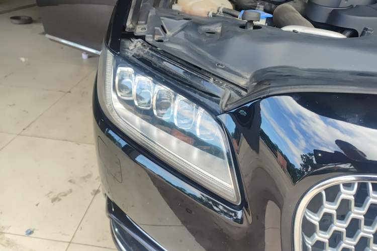 Used Lincoln Continental 2018 3.0T Four-Wheel Drive Prestige Edition Right Front Headlight