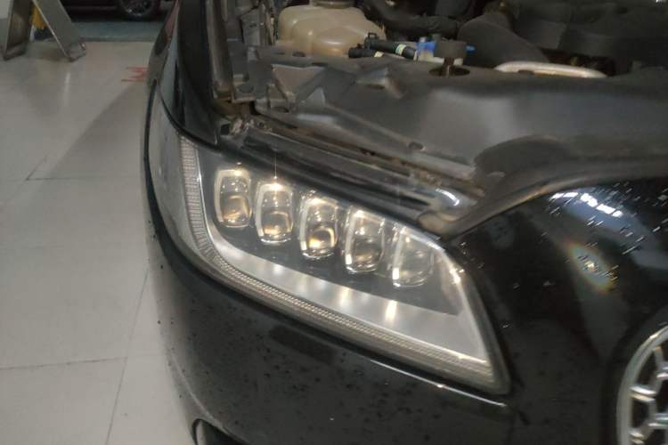 Used Lincoln Continental 2018 3.0T Four-Wheel Drive Presidential Edition Right Front Headlight