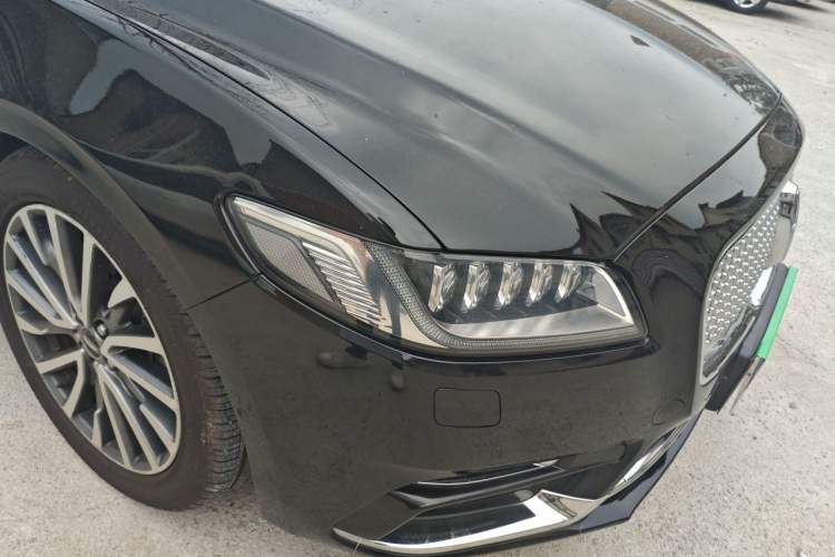Used Lincoln Continental 2018 2.0T Two-Wheel Drive Prestige Edition Right Front Headlight