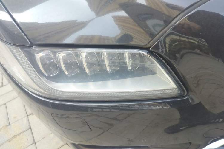 Used Lincoln Continental 2018 3.0T Four-Wheel Drive Presidential Edition Right Front Headlight