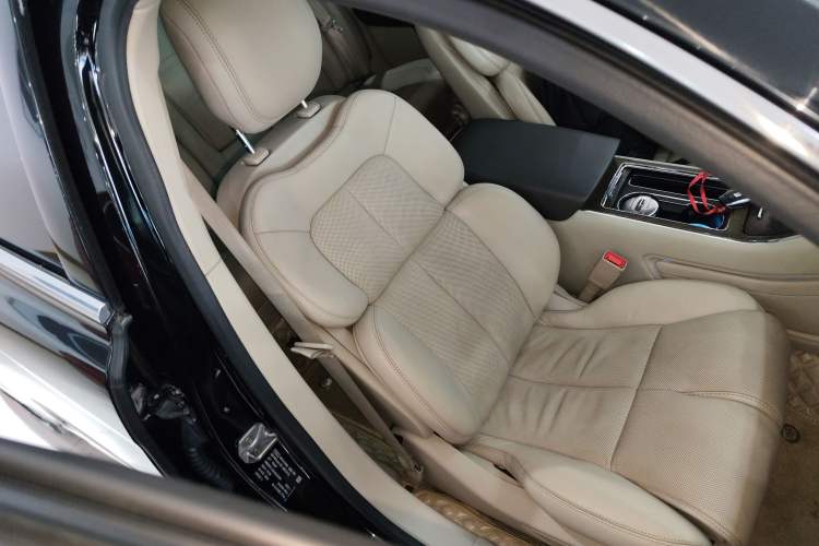 Used Lincoln Continental 2018 2.0T Two-Wheel Drive Deluxe Edition Right Front Seat