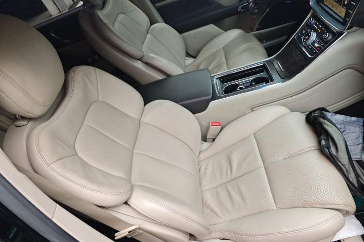 Used Lincoln Continental 2018 2.0T Two-Wheel Drive Deluxe Edition Right Front Seat