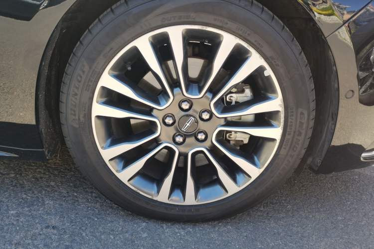Used Lincoln Continental 2018 3.0T Four-Wheel Drive Prestige Edition Right Front Wheel Hub
