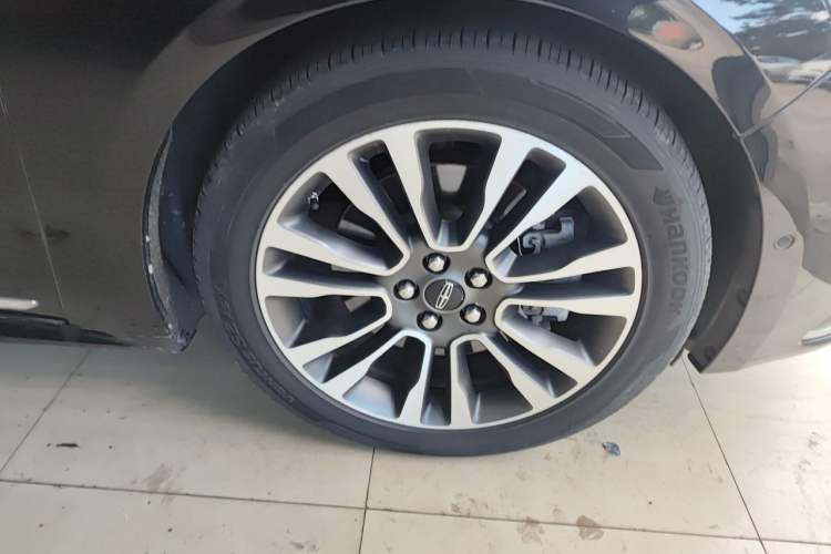 Used Lincoln Continental 2018 3.0T Four-Wheel Drive Prestige Edition Right Front Wheel Hub