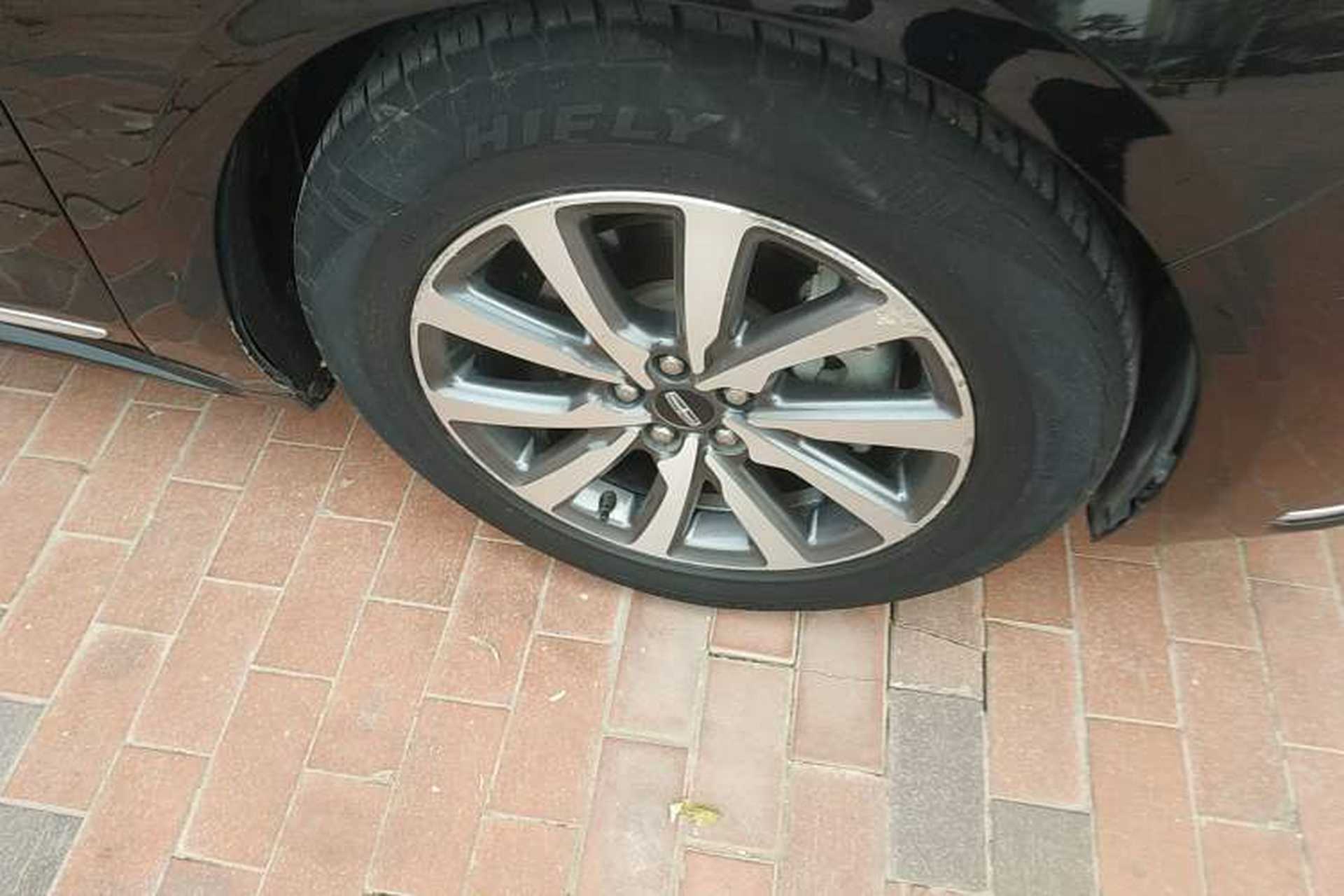 Used Lincoln Continental 2018 2.0T Two-Wheel Drive Deluxe Edition Right Front Wheel Hub