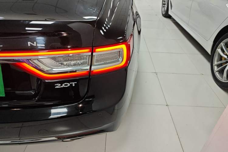 Used Lincoln Continental 2018 2.0T Two-Wheel Drive Luxury Edition Right Rear Taillight