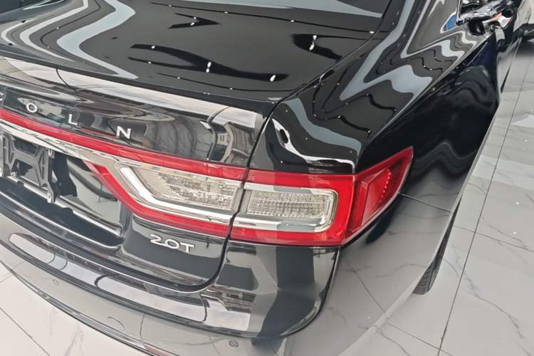 Used Lincoln Continental 2018 2.0T Two-Wheel Drive Deluxe Edition Right Rear Taillight