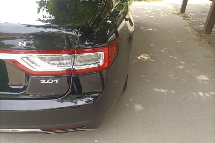 Used Lincoln Continental 2018 2.0T Two-Wheel Drive Deluxe Edition Right Rear Taillight