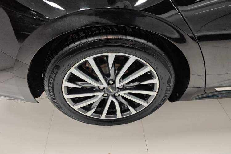 Used Lincoln Continental 2018 2.0T Two-Wheel Drive Luxury Edition Right Rear Wheel Hub