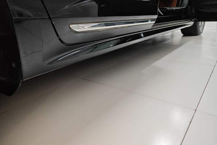 Used Lincoln Continental 2018 2.0T Two-Wheel Drive Luxury Edition Right Side Sill