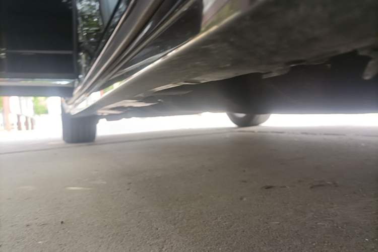 Used Lincoln Continental 2018 2.0T Two-Wheel Drive Deluxe Edition Right Side Sill