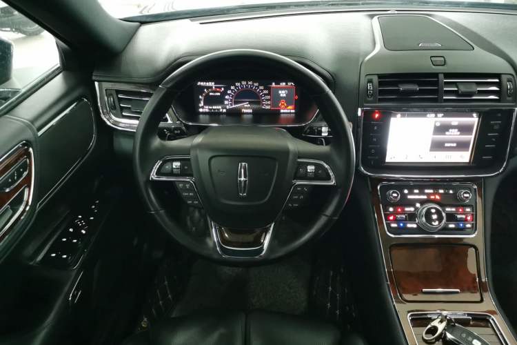 Used Lincoln Continental 2018 2.0T Two-Wheel Drive Deluxe Edition Steering Wheel
