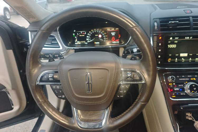 Used Lincoln Continental 2018 2.0T Two-Wheel Drive Prestige Edition Steering Wheel