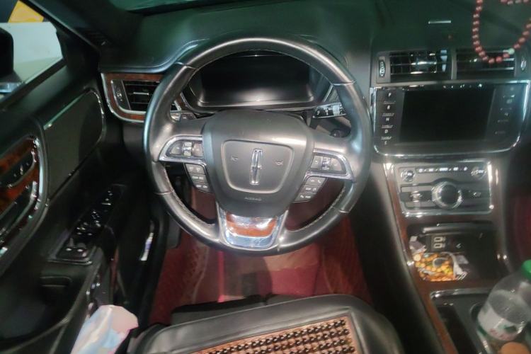 Used Lincoln Continental 2018 2.0T Two-Wheel Drive Deluxe Edition Steering Wheel