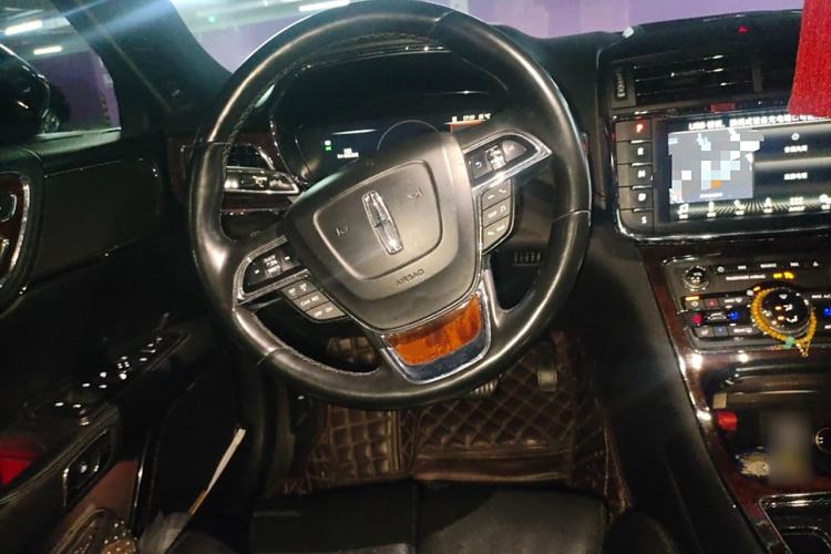 Used Lincoln Continental 2018 2.0T Two-Wheel Drive Luxury Edition Steering Wheel