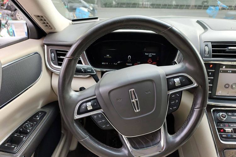 Used Lincoln Continental 2018 2.0T Two-Wheel Drive Deluxe Edition Steering Wheel