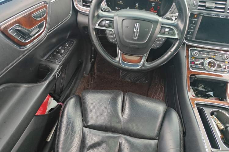 Used Lincoln Continental 2018 2.0T Two-Wheel Drive Deluxe Edition Steering Wheel