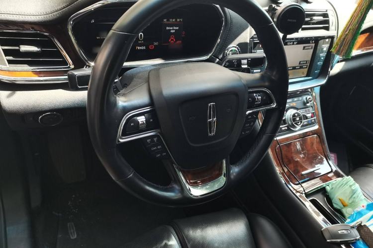 Used Lincoln Continental 2018 2.0T Two-Wheel Drive Deluxe Edition Steering Wheel