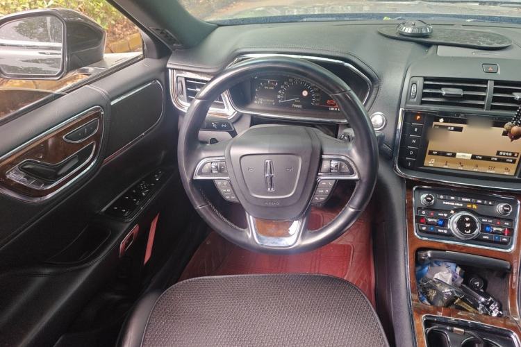Used Lincoln Continental 2018 2.0T Two-Wheel Drive Luxury Edition Steering Wheel