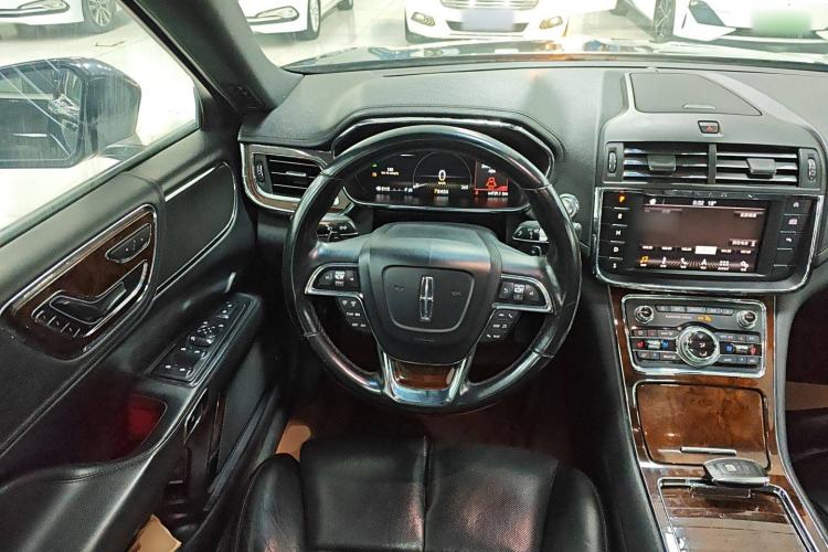 Used Lincoln Continental 2018 2.0T Two-Wheel Drive Luxury Edition Steering Wheel