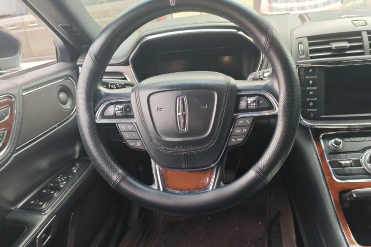 Used Lincoln Continental 2018 2.0T Two-Wheel Drive Prestige Edition Steering Wheel