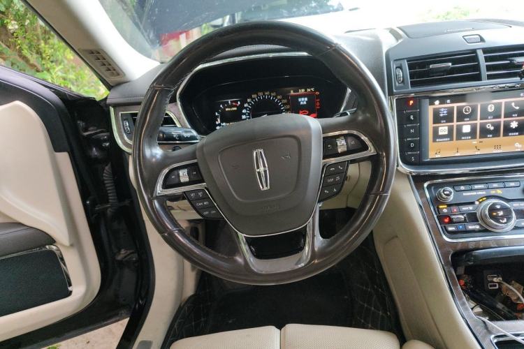 Used Lincoln Continental 2018 2.0T Two-Wheel Drive Deluxe Edition Steering Wheel