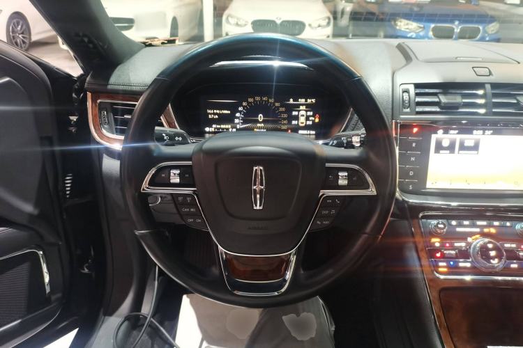 Used Lincoln Continental 2018 2.0T Two-Wheel Drive Deluxe Edition Steering Wheel