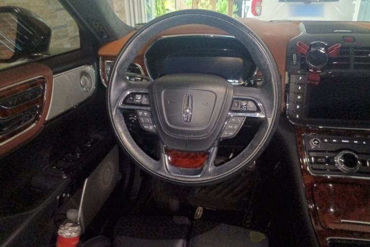 Used Lincoln Continental 2018 3.0T Four-Wheel Drive Presidential Edition Steering Wheel