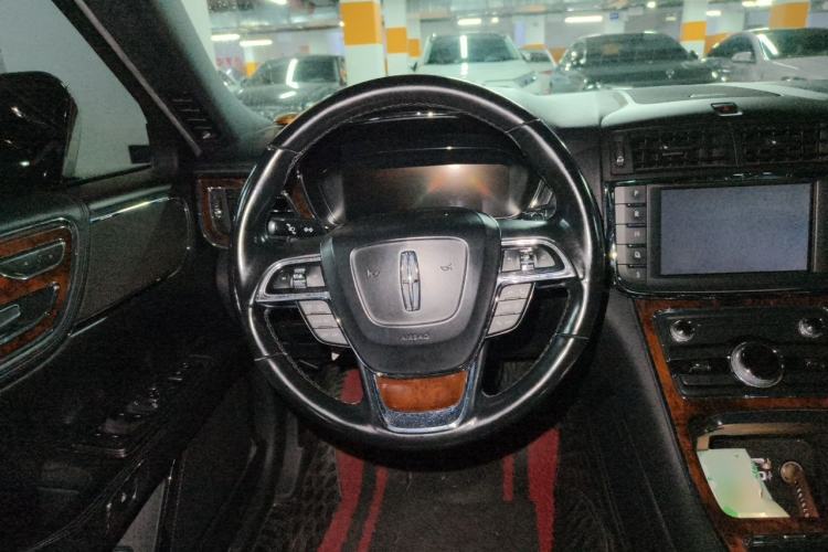 Used Lincoln Continental 2018 2.0T Two-Wheel Drive Deluxe Edition Steering Wheel