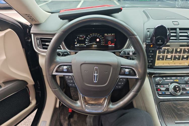 Used Lincoln Continental 2018 2.0T Two-Wheel Drive Deluxe Edition Steering Wheel
