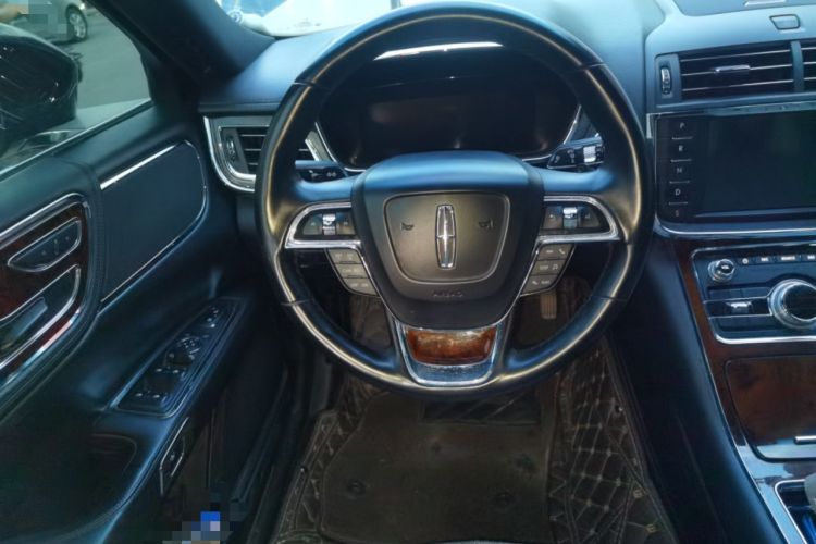 Used Lincoln Continental 2018 2.0T Two-Wheel Drive Deluxe Edition Steering Wheel