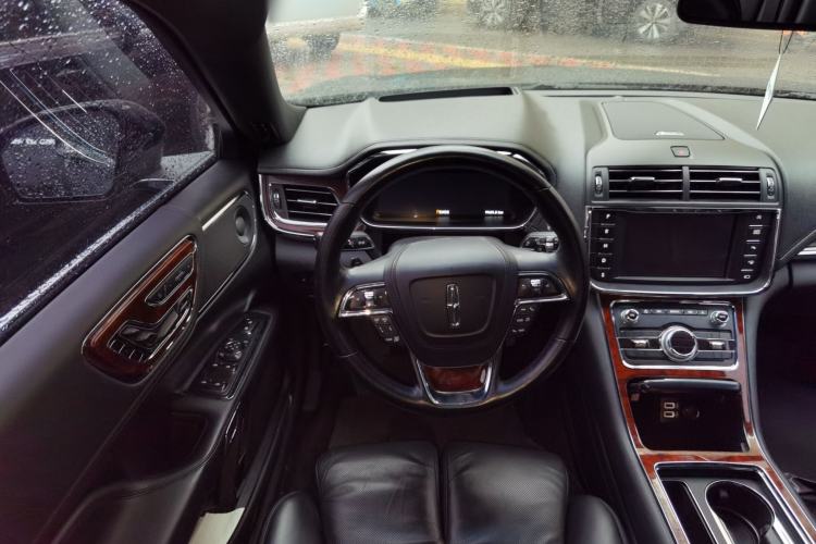 Used Lincoln Continental 2018 2.0T Two-Wheel Drive Prestige Edition Steering Wheel