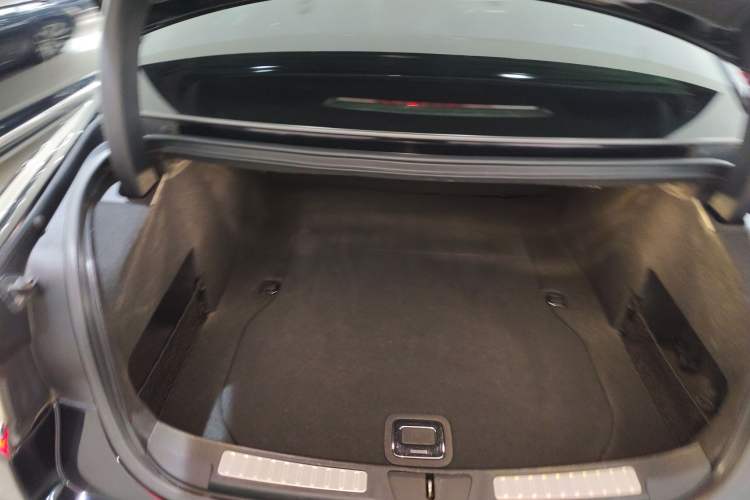 Used Lincoln Continental 2018 2.0T Two-Wheel Drive Deluxe Edition Trunk