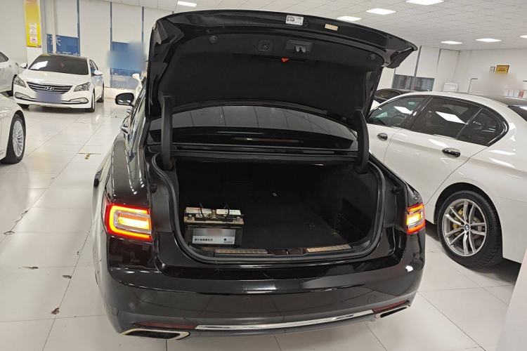 Used Lincoln Continental 2018 2.0T Two-Wheel Drive Luxury Edition Trunk