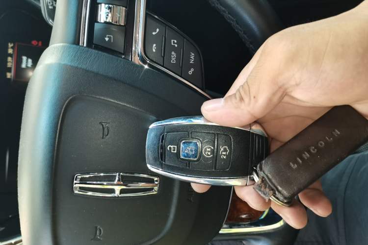 Used Lincoln Continental 2018 2.0T Two-Wheel Drive Deluxe Edition Vehicle Key