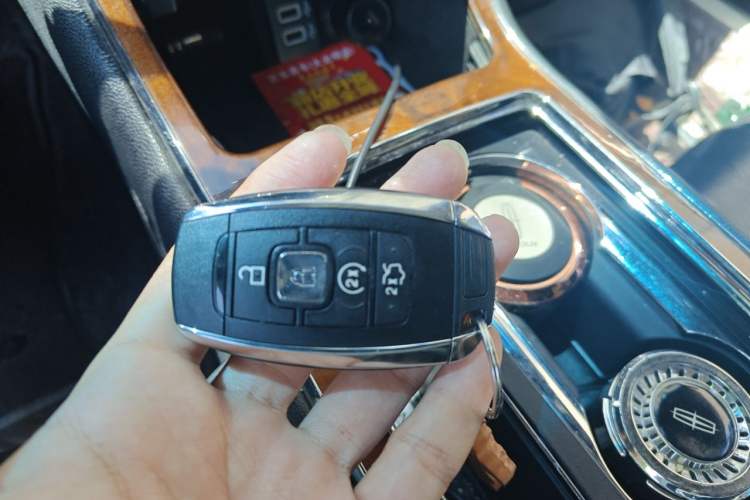 Used Lincoln Continental 2018 2.0T Two-Wheel Drive Luxury Edition Vehicle Key