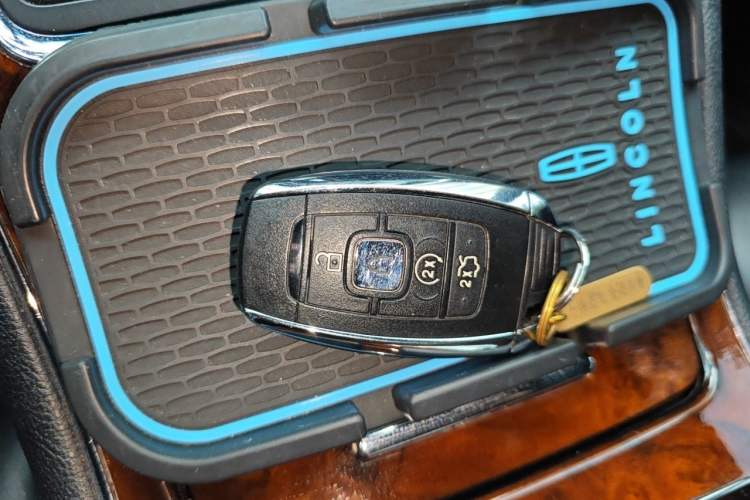 Used Lincoln Continental 2018 2.0T Two-Wheel Drive Deluxe Edition Vehicle Key