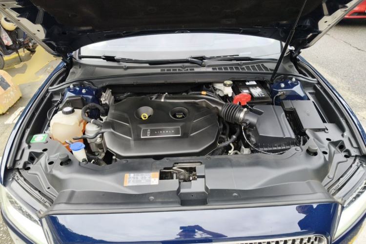 Used Lincoln Continental 2018 2.0T Two-Wheel Drive Prestige Edition Engine Bay