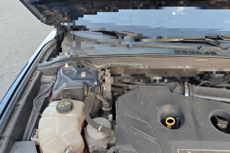 Used Lincoln Continental 2018 2.0T Two-Wheel Drive Prestige Edition Engine Bay Right