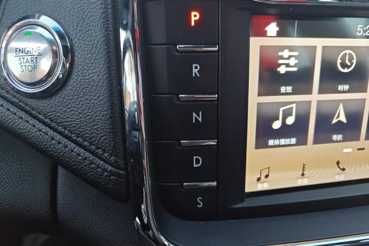 Used Lincoln Continental 2018 2.0T Two-Wheel Drive Prestige Edition Gear Lever