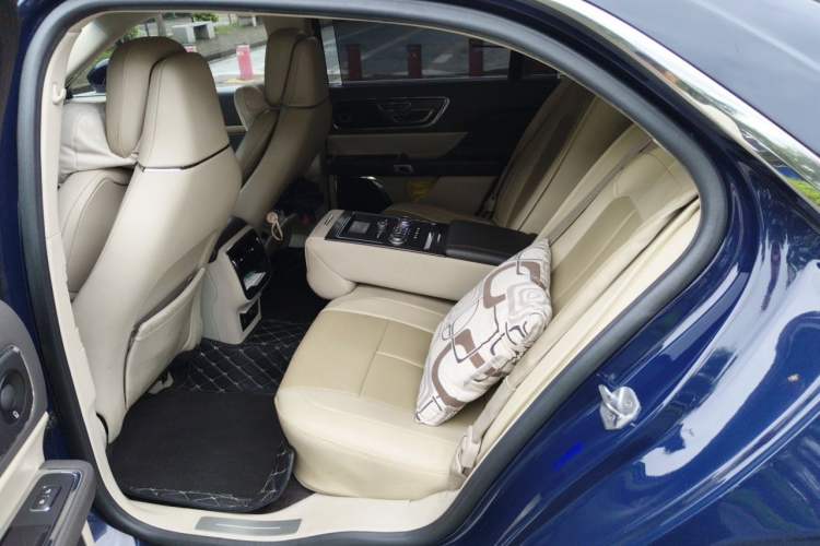 Used Lincoln Continental 2018 2.0T Two-Wheel Drive Prestige Edition Left Rear Seat