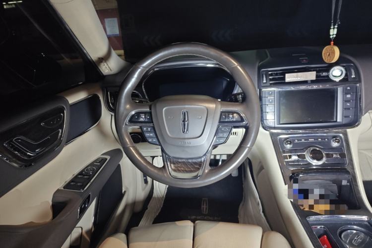 Used Lincoln Continental 2018 2.0T Two-Wheel Drive Luxury Edition Steering Wheel